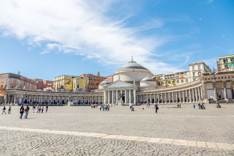 Place du Plébiscite à Naples