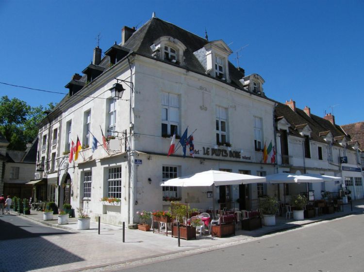 Logis Hôtel le Puits Doré